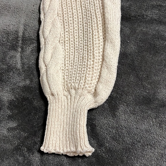 Sweater - Picture 4 of 4